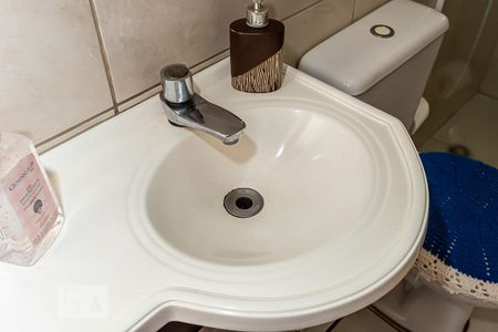 Casa à venda com 150m², 2 quartos e 2 vagas Casa à venda com 150m², 2 quartos e 2 vagasDetalhe banheiro