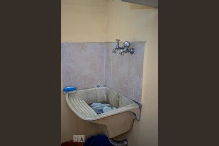 Casa à venda com 150m², 2 quartos e 2 vagas Casa à venda com 150m², 2 quartos e 2 vagasDetalhe área de serviço