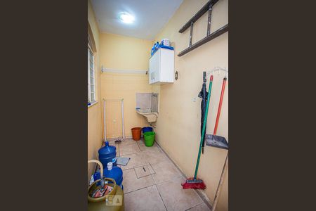 Casa à venda com 150m², 2 quartos e 2 vagas Casa à venda com 150m², 2 quartos e 2 vagasÁrea de serviço e quintal