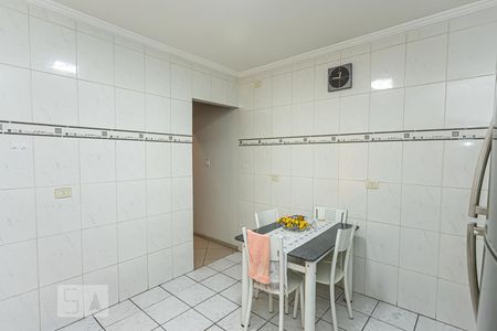 Casa à venda com 150m², 2 quartos e 2 vagas Casa à venda com 150m², 2 quartos e 2 vagasCozinha