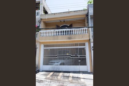 Casa à venda com 150m², 2 quartos e 2 vagas Casa à venda com 150m², 2 quartos e 2 vagasFachada