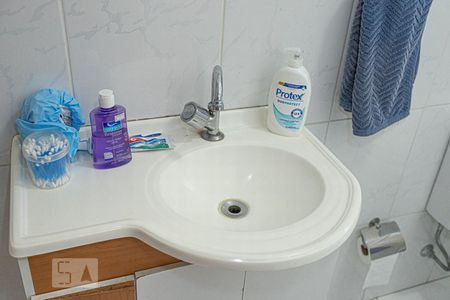 Casa à venda com 150m², 2 quartos e 2 vagas Casa à venda com 150m², 2 quartos e 2 vagasDetalhe banheiro suite 2