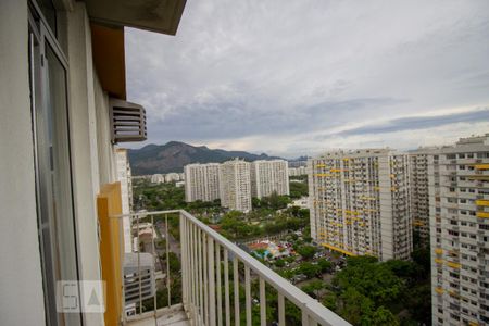Varanda de apartamento para alugar com 2 quartos, 56m² em Barra da Tijuca, Rio de Janeiro