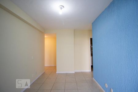 Sala de apartamento para alugar com 2 quartos, 56m² em Barra da Tijuca, Rio de Janeiro