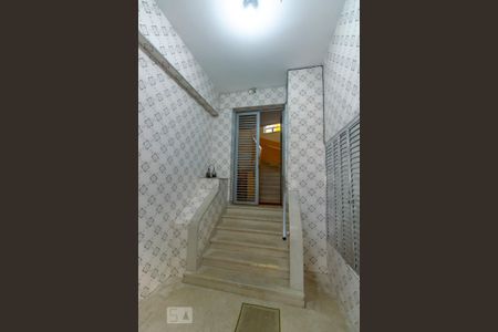 Apartamento à venda com 84m², 2 quartos e sem vaga Apartamento à venda com 84m², 2 quartos e sem vagaHall social