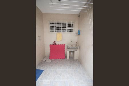 Casa à venda com 190m², 5 quartos e 2 vagasarea de serviço