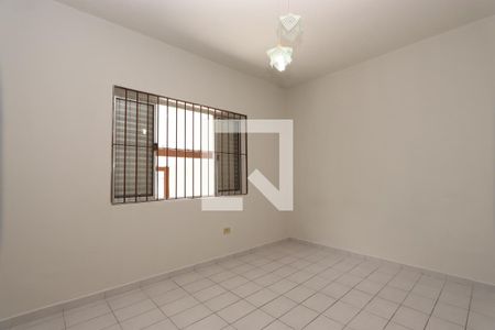 Quarto 1 de casa para alugar com 2 quartos, 250m² em Jardim Mimar, São Paulo