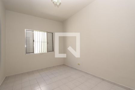 Quarto 2 de casa para alugar com 2 quartos, 250m² em Jardim Mimar, São Paulo