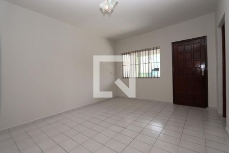 Sala de casa para alugar com 2 quartos, 250m² em Jardim Mimar, São Paulo