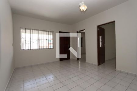 Sala de casa para alugar com 2 quartos, 250m² em Jardim Mimar, São Paulo
