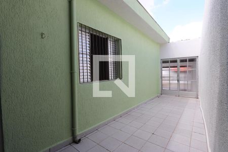 Casa para alugar com 250m², 2 quartos e 8 vagasQuintal