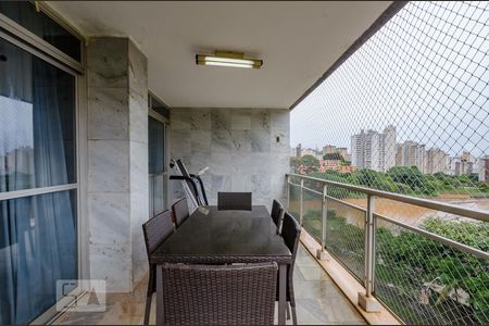 Apartamento à venda com 170m², 4 quartos e 2 vagasVaranda da Suíte e Quarto 2
