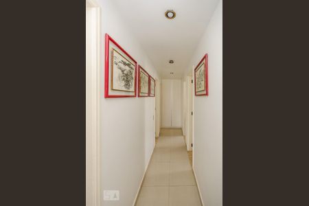 Apartamento à venda com 170m², 4 quartos e 2 vagasCorredor