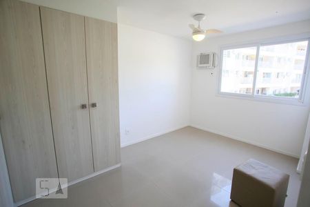 Suíte 1 de apartamento para alugar com 2 quartos, 65m² em Jacarepaguá, Rio de Janeiro