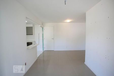 Sala de apartamento para alugar com 2 quartos, 65m² em Jacarepaguá, Rio de Janeiro