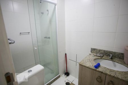 Banheiro da Suite de apartamento para alugar com 2 quartos, 65m² em Jacarepaguá, Rio de Janeiro