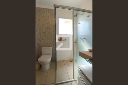 Casa de condomínio à venda com 210m², 4 quartos e 4 vagasBanheiro da Suíte 3