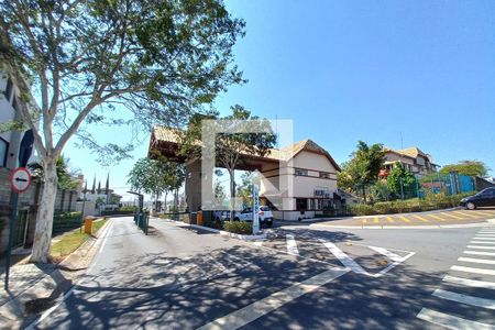 Casa de condomínio à venda com 210m², 4 quartos e 4 vagasFachada e Portaria