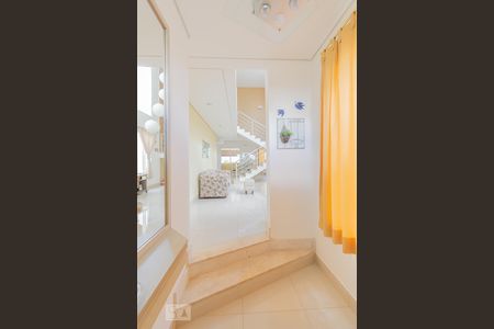 Casa de condomínio à venda com 210m², 4 quartos e 4 vagasHall de Entrada