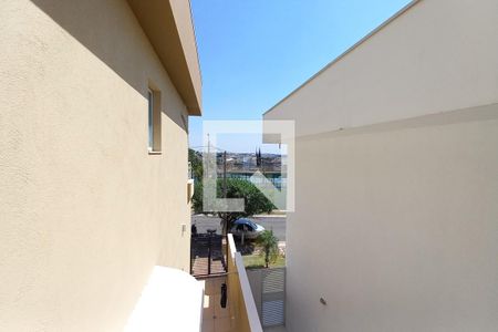 Casa de condomínio à venda com 210m², 4 quartos e 4 vagasVista da Suíte 2