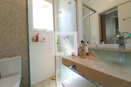 Casa de condomínio à venda com 210m², 4 quartos e 4 vagasBanheiro da Suíte 3