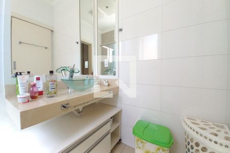 Casa de condomínio à venda com 210m², 4 quartos e 4 vagasBanheiro da Suíte 3