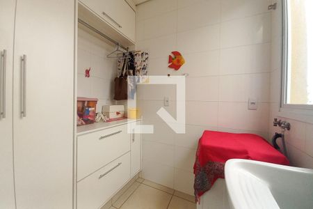 Casa de condomínio à venda com 210m², 4 quartos e 4 vagasÁrea de Serviço