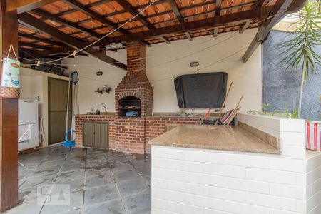 Casa para alugar com 265m², 4 quartos e 4 vagasFundos - Churrasqueira