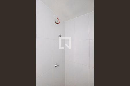 Banheiro de kitnet/studio para alugar com 1 quarto, 25m² em Pinheiros, São Paulo