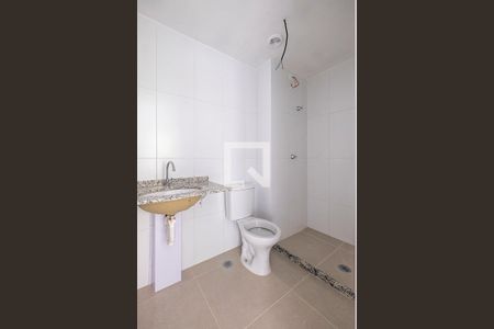 Banheiro de kitnet/studio para alugar com 1 quarto, 25m² em Pinheiros, São Paulo