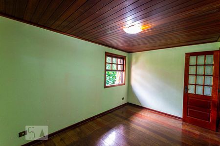 Quarto 1 de casa de condomínio à venda com 2 quartos, 300m² em Cantagalo, Niterói