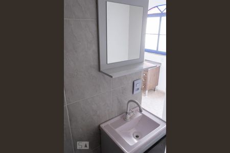 Banheiro de kitnet/studio para alugar com 1 quarto, 12m² em Campo Grande, Rio de Janeiro