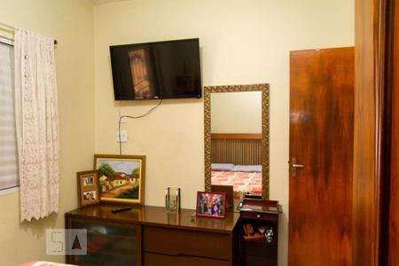 Casa à venda com 200m², 3 quartos e 2 vagas Casa à venda com 200m², 3 quartos e 2 vagasQuarto 1