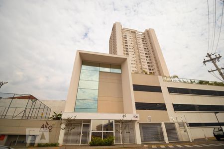 Apartamento para alugar com 66m², 2 quartos e 2 vagasFachada