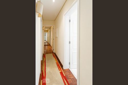 Corredor de apartamento à venda com 3 quartos, 180m² em Jardim Paulista, São Paulo