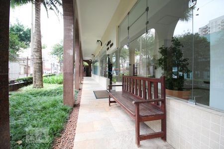 Apartamento à venda com 116m², 3 quartos e 1 vaga Apartamento à venda com 116m², 3 quartos e 1 vagaEntrada