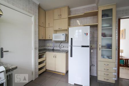 Cozinha de apartamento à venda com 3 quartos, 116m² em Vila Nova Conceição, São Paulo