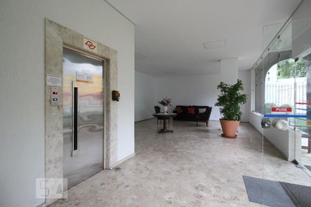 Hall de apartamento à venda com 3 quartos, 116m² em Vila Nova Conceição, São Paulo