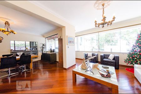 Sala de casa à venda com 7 quartos, 390m² em Santa Lúcia, Belo Horizonte