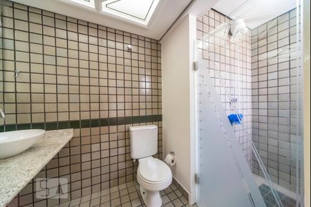 Apartamento para alugar com 75m², 2 quartos e 2 vagas Apartamento para alugar com 75m², 2 quartos e 2 vagasBanheiro do Quarto 2