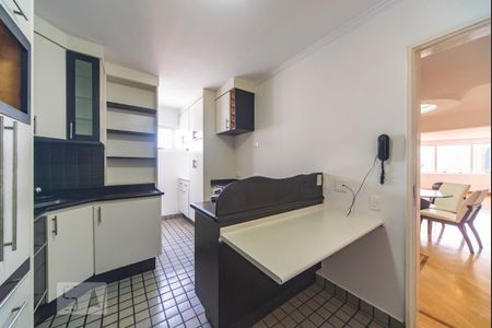 Apartamento para alugar com 75m², 2 quartos e 2 vagas Apartamento para alugar com 75m², 2 quartos e 2 vagasCozinha