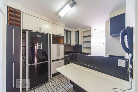Apartamento para alugar com 75m², 2 quartos e 2 vagas Apartamento para alugar com 75m², 2 quartos e 2 vagasCozinha