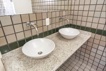 Apartamento para alugar com 75m², 2 quartos e 2 vagas Apartamento para alugar com 75m², 2 quartos e 2 vagasPias