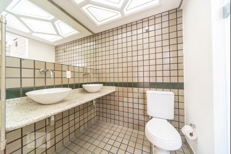 Apartamento para alugar com 75m², 2 quartos e 2 vagas Apartamento para alugar com 75m², 2 quartos e 2 vagasBanheiro do Quarto 2