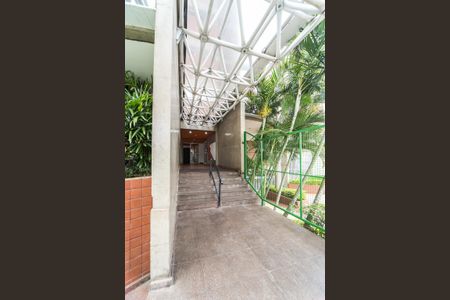 Apartamento para alugar com 75m², 2 quartos e 2 vagas Apartamento para alugar com 75m², 2 quartos e 2 vagasFachada e portaria