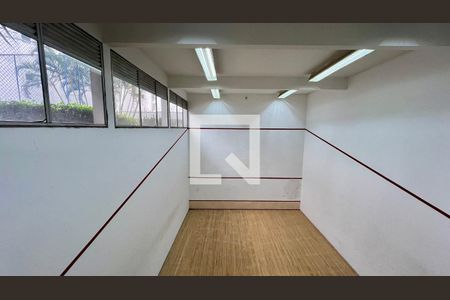 Apartamento para alugar com 40m², 1 quarto e 1 vagaSquash