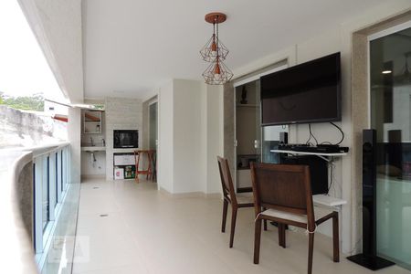 Apartamento à venda com 150m², 3 quartos e 2 vagasVaranda
