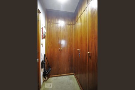 Apartamento à venda com 206m², 4 quartos e 4 vagasCloset