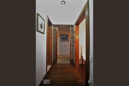 Corredor de apartamento à venda com 4 quartos, 206m² em Vila Morumbi, São Paulo