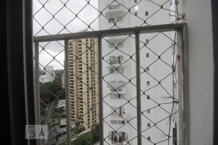 Apartamento à venda com 206m², 4 quartos e 4 vagasVista da suíte 2